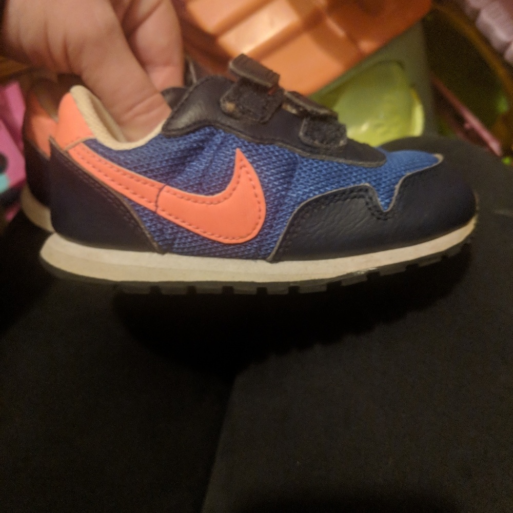 ❤️Adorable Nike shoes❤️ - Picture 5 of 6